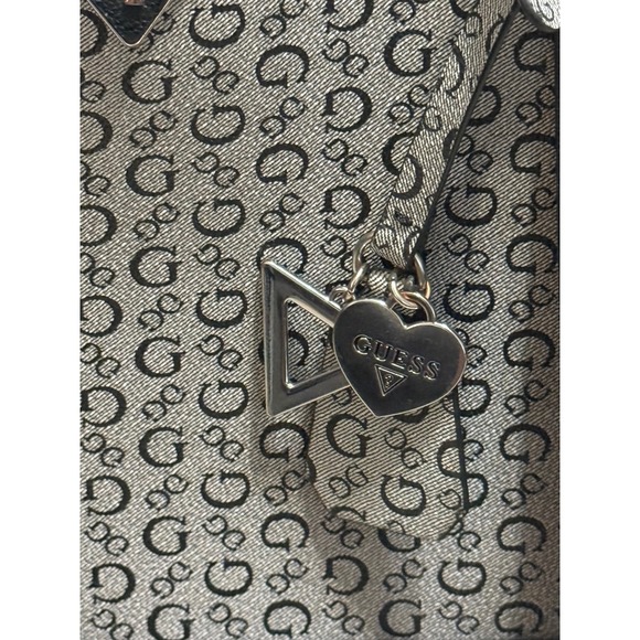 Guess Tote Bag Purse Handbag, Gray Logo Print, Heart Charm Cute - Picture 2 of 11